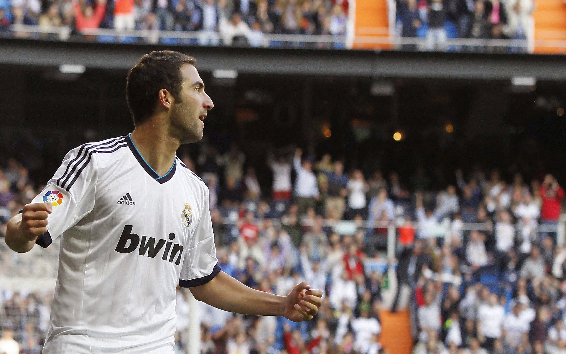 技术暴君与迟暮贵族，一场数据革命下的F1王权更迭